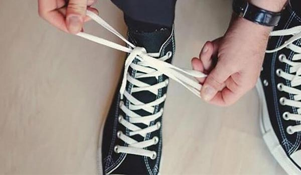 Giải pháp xử lý vấn đề dây giày Converse quá dài một cách đơn giản